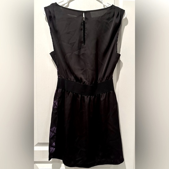 DKNY Sleeveless Electric Geo Print Fuschia Purple Black Skater Mini Dress TB4 - Picture 3 of 6